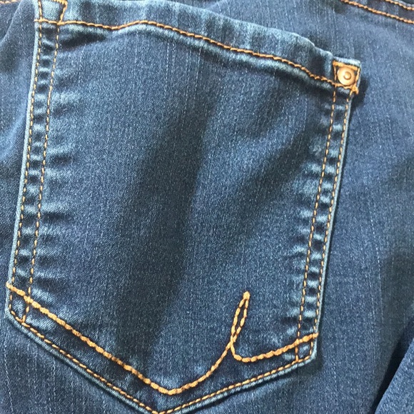 Ladies size 14 skinny leg tummy control jeans by Inc. Great condition - Picture 2 of 7